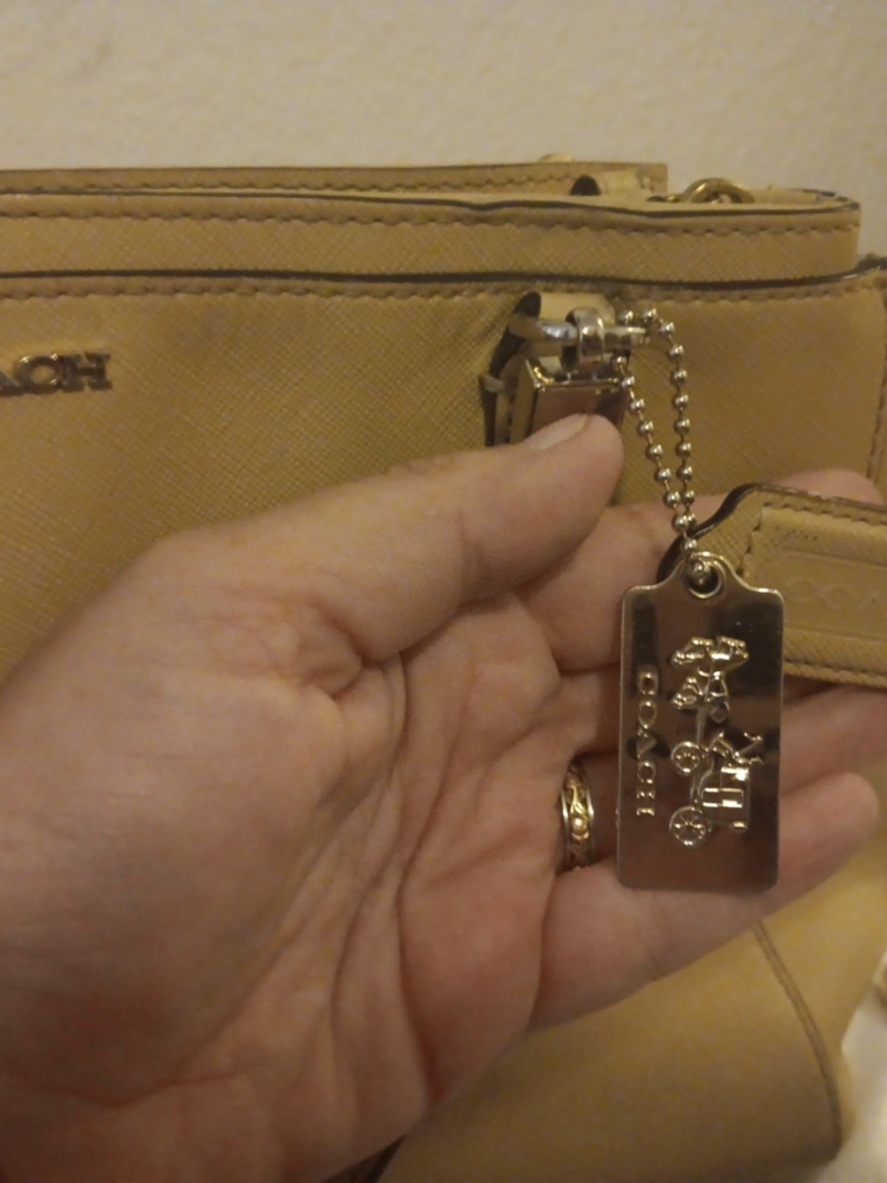 Coach Leather Shoulder Bag in Beige - Picture 3 of 6